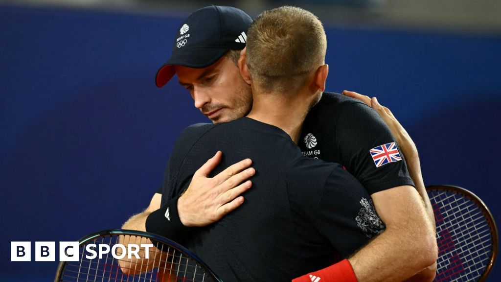 'Tears everywhere as British icon Murray departs'