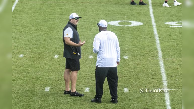 Mike Tomlin Uniquely ‘Holds His Coaches Accountable’, Miles Killebrew Says