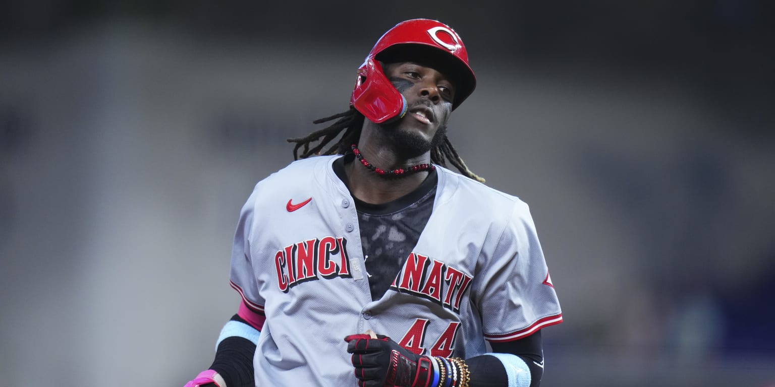 Another De La Cruz first: 4 extra-base hits, and a 20-50 season