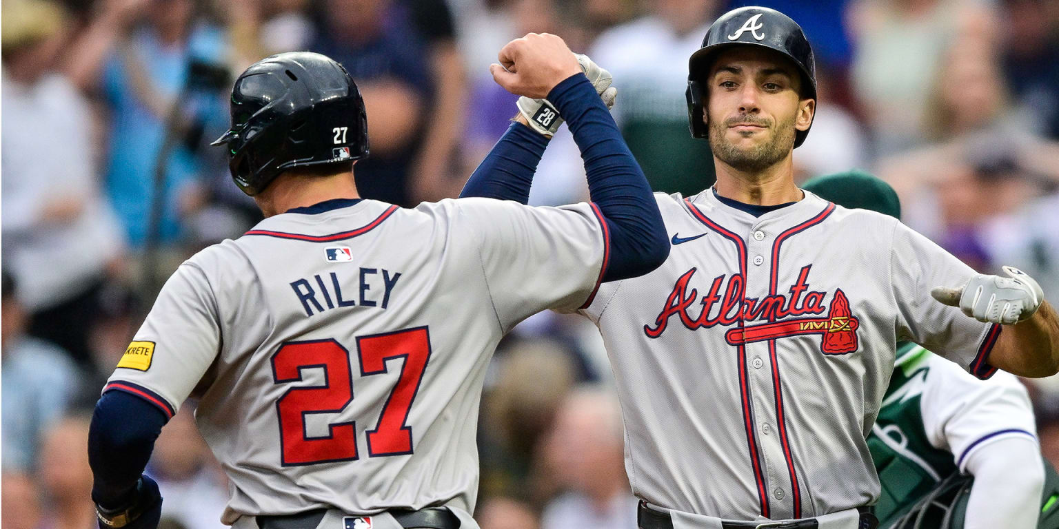 Olson homers twice, including a slam, to help Braves snap skid