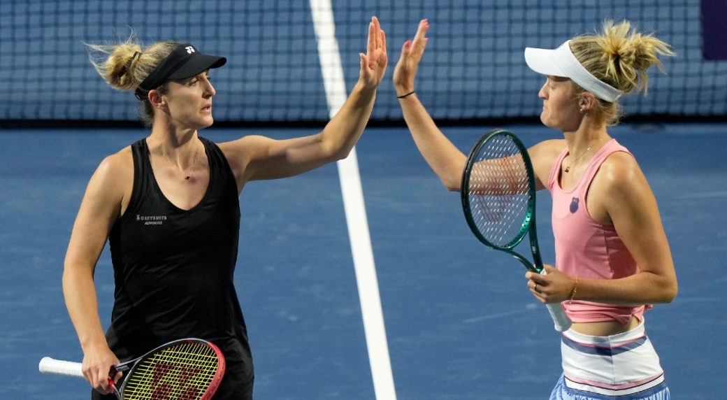 Dabrowski, Routliffe take down Fernandez sisters in doubles semis Dabrowski, Routliffe take down Fernandez sisters in doubles semis
