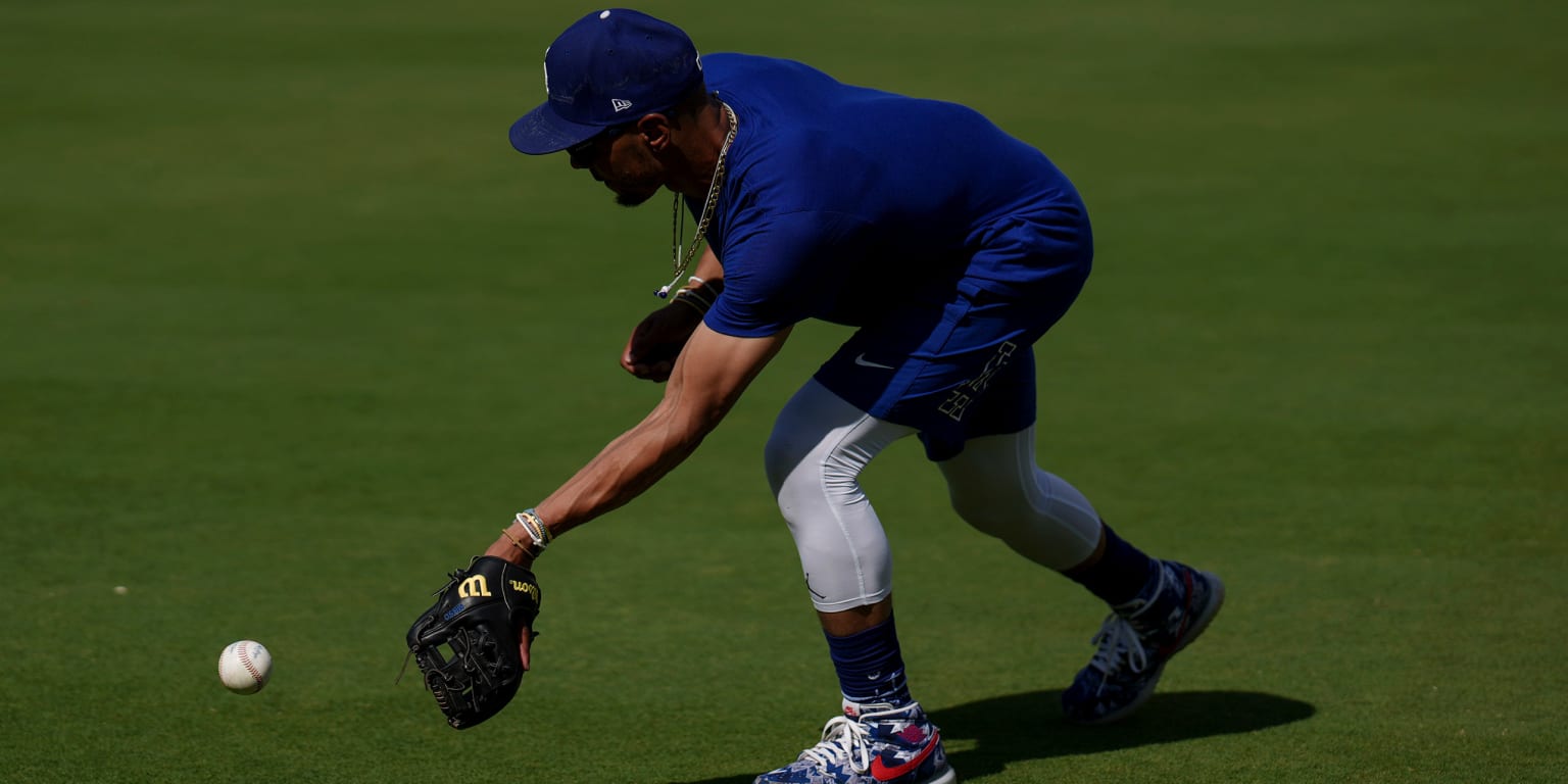 Betts returning to right field