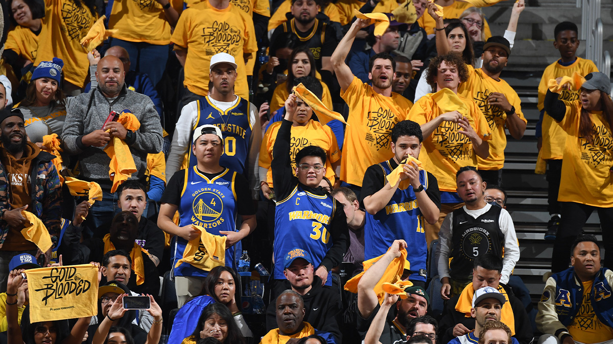 Suns troll Warriors fans with 2024 NBA schedule release post