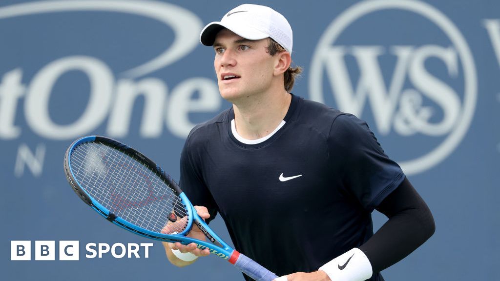 Draper fights back to beat Tsitsipas in Cincinnati Draper fights back to beat Tsitsipas in Cincinnati