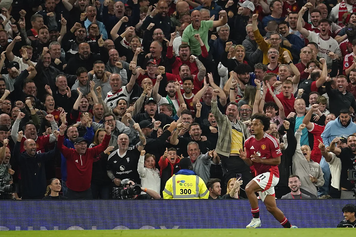 Debutant Joshua Zirkzee fires Manchester United past Fulham