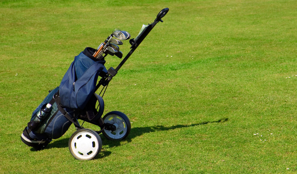 WATCH: Hitting short-game shots with a wood