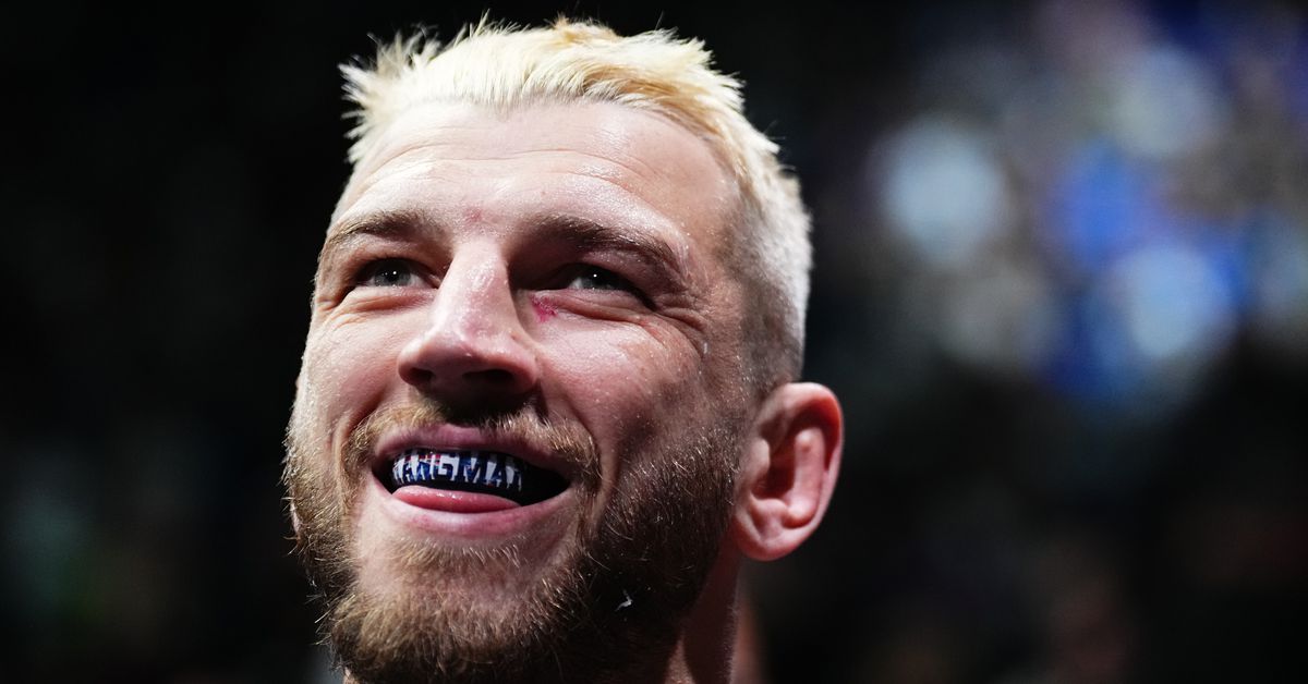 UFC Wants Hooker Vs. Oliveira Next … But Arman’s ‘A Pr*ck’