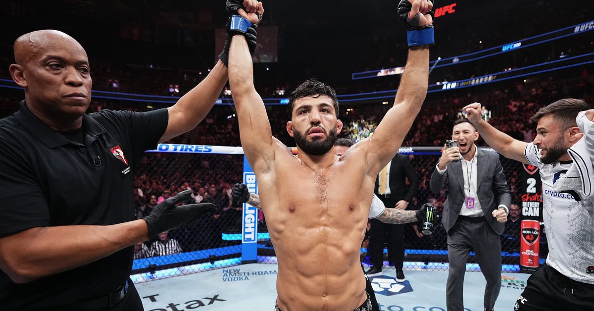 Tsarukyan Expects December Title Shot, Rejects Anti-Bully PSA