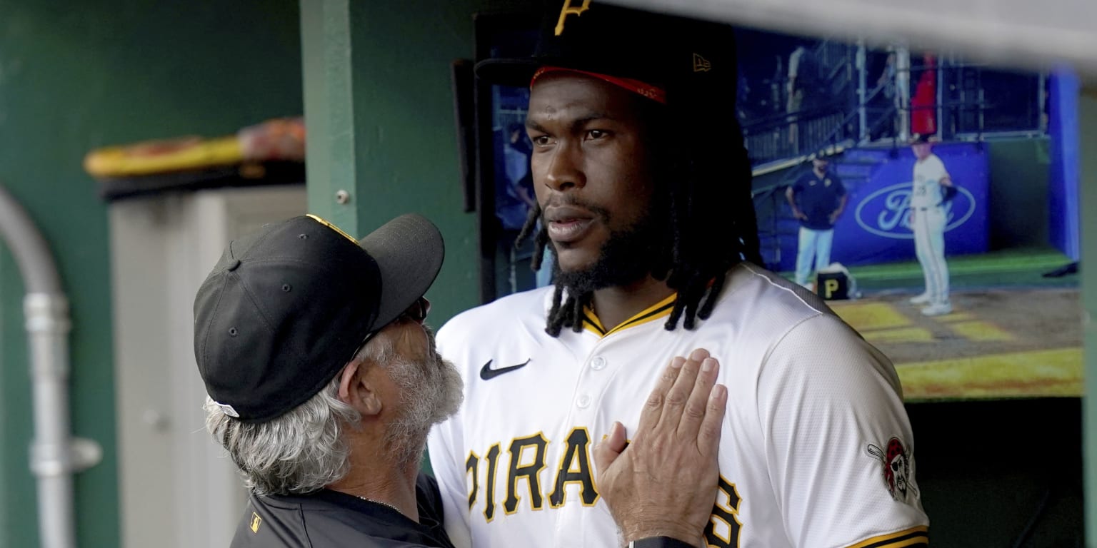 Oneil Cruz to be center fielder moving forward