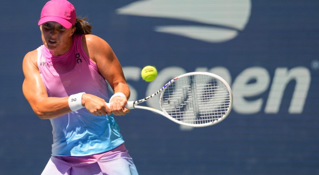 No. 1 Swiatek shakes off tough test to win opening-round match at US Open