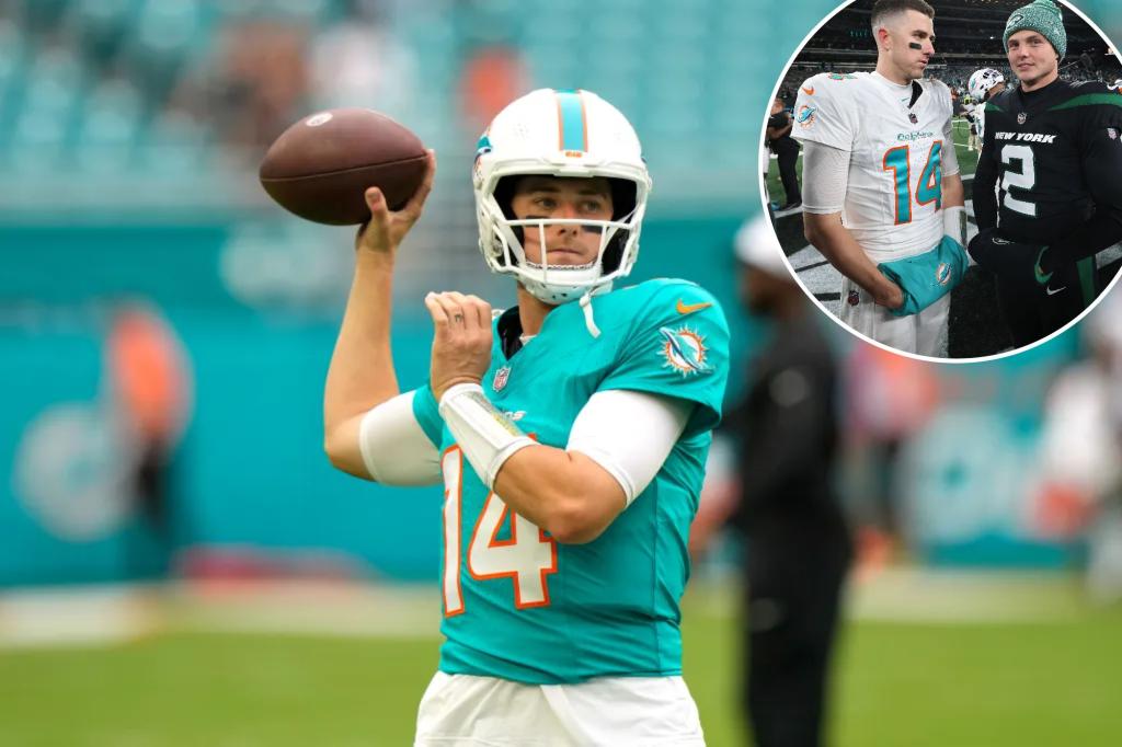 Ex-Jets quarterback Mike White signs with Bills practice squad after Dolphins cut