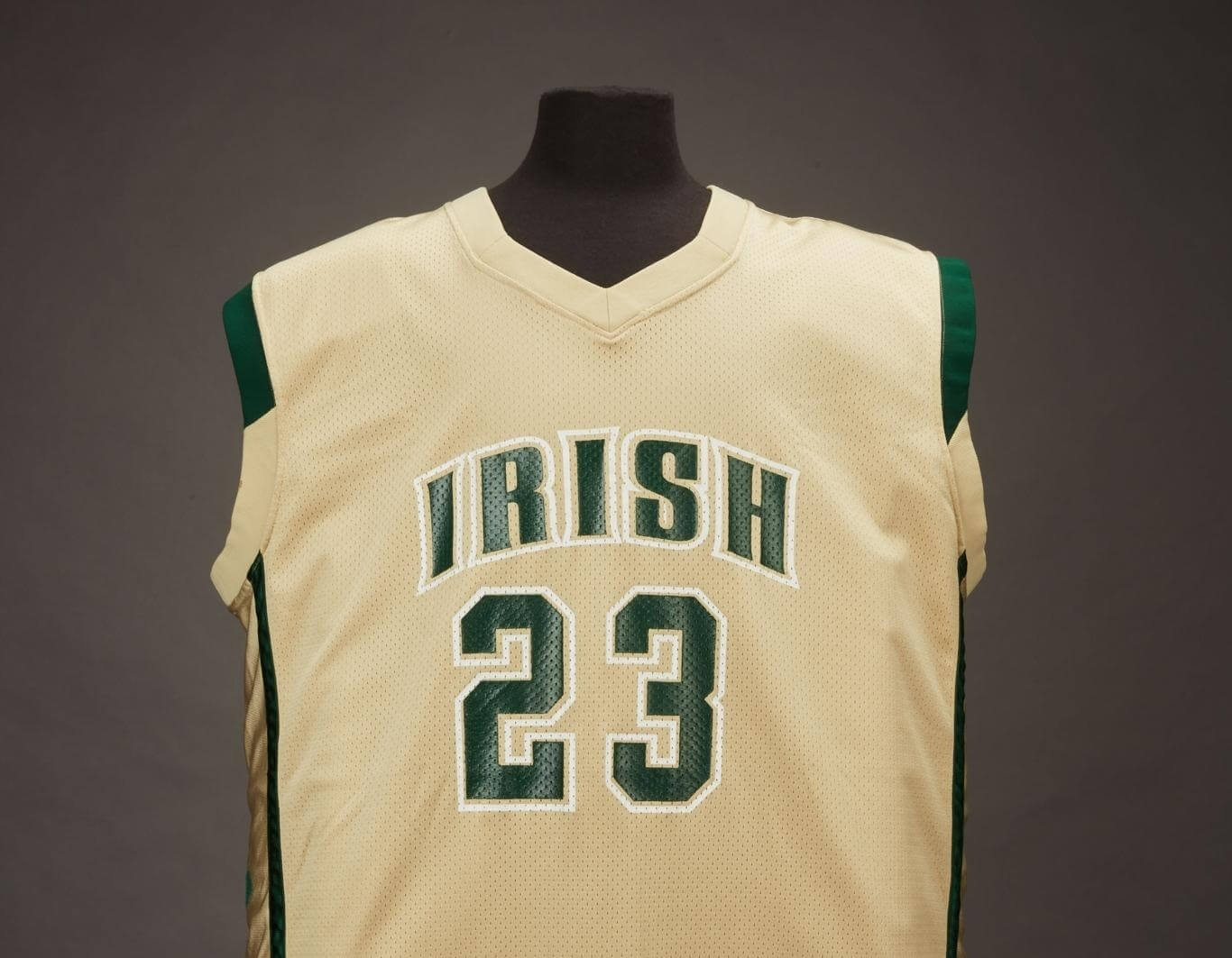LeBron James’ high school jersey from SI 'Chosen One' cover to go to auction next month LeBron James’ high school jersey from SI 'Chosen One' cover to go to auction next month