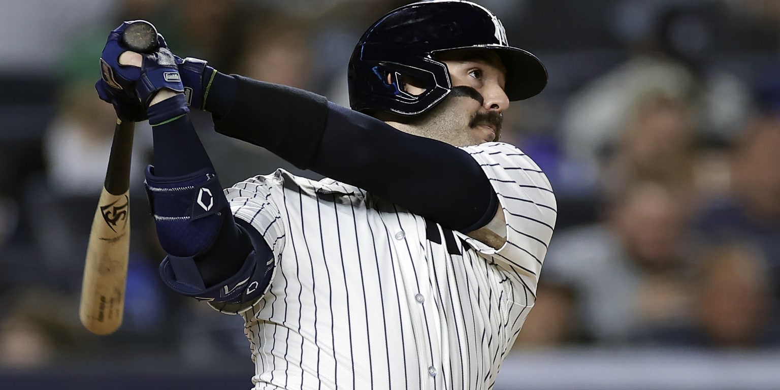 Wells' dance moves bring laughter, bat brings thunder in Yanks' win Wells' dance moves bring laughter, bat brings thunder in Yanks' win
