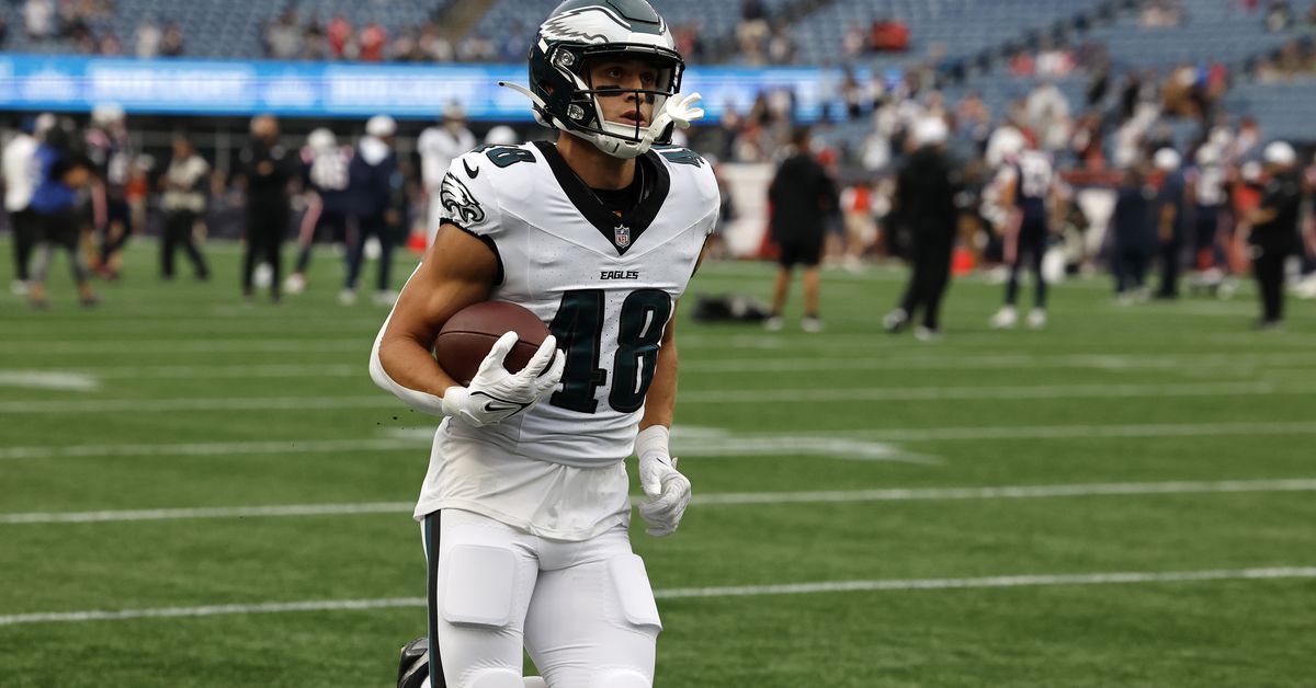 Eagles sign two players to fill out practice squad