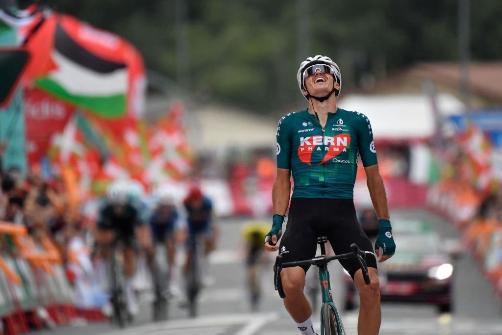 Vuelta a España: Urko Berrade takes solo win on stage 18 Vuelta a España: Urko Berrade takes solo win on stage 18