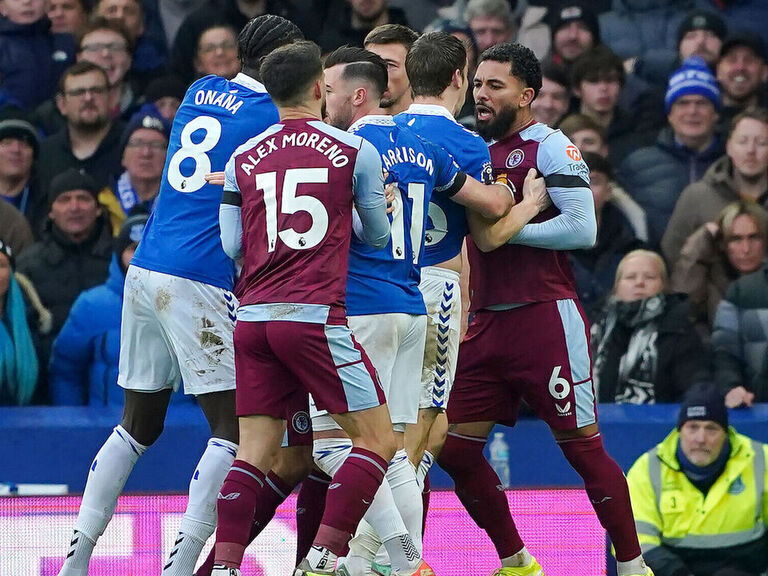 Aston Villa's unexpected title bid falters again in draw at Everton