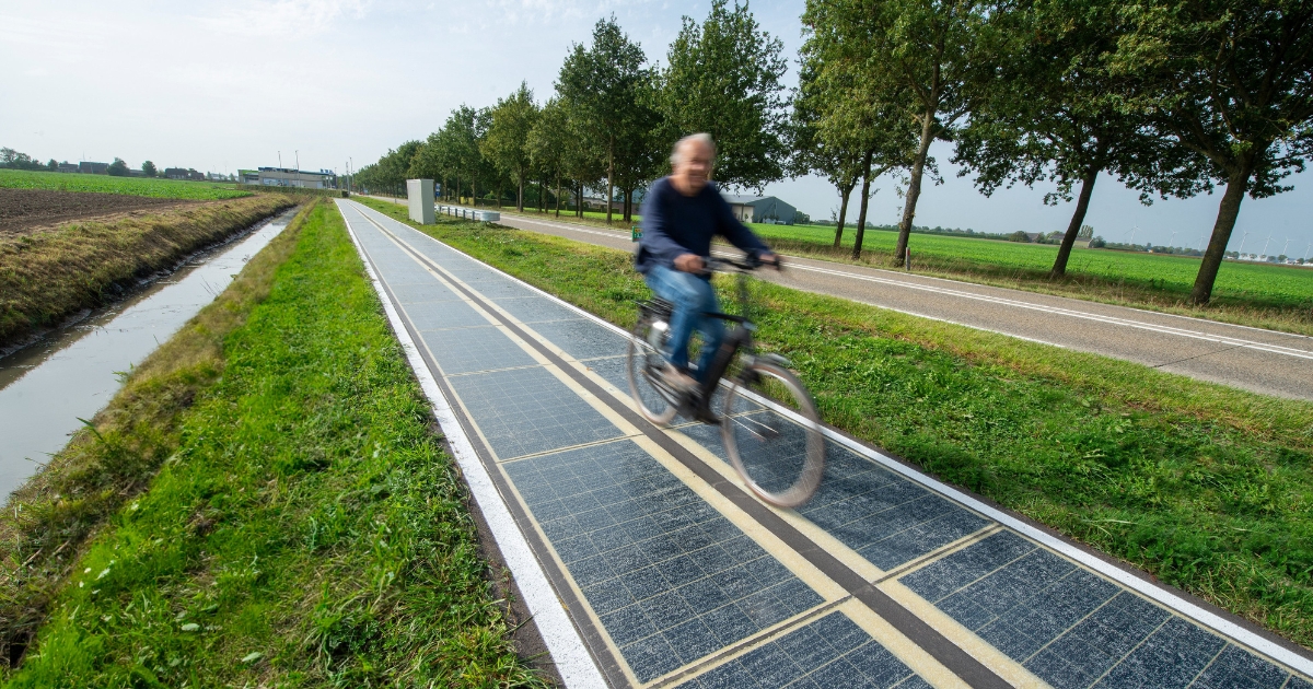 2 New Solar-Powered Cycle Paths Illuminate the Netherlands