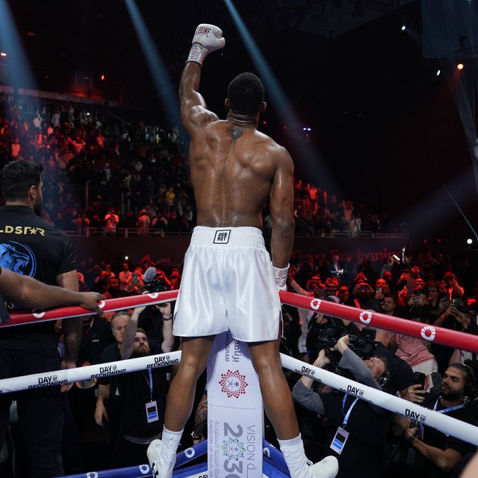 “I Think Usyk Edges It.” Anthony Joshua Weighs In On Tyson Fury-Oleksander Usyk