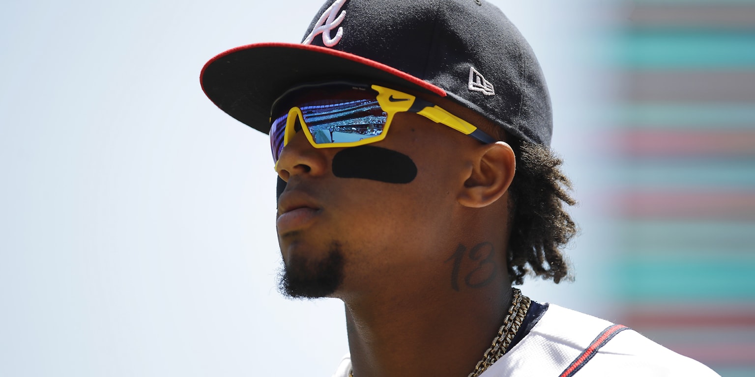 Attention all pitchers: Acuña teeing off left-handed