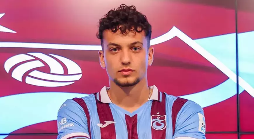 Man Utd officials step-up interest in 6ft 1in star on Int'l duty, they were 'very impressed' – report