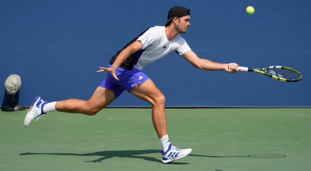 Germany, Australia earn victories in Davis Cup openers