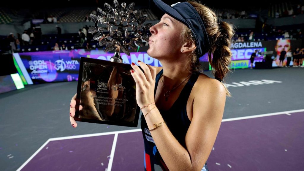 Frech defeats Gadecki to capture her first career title in the Guadalajara Open