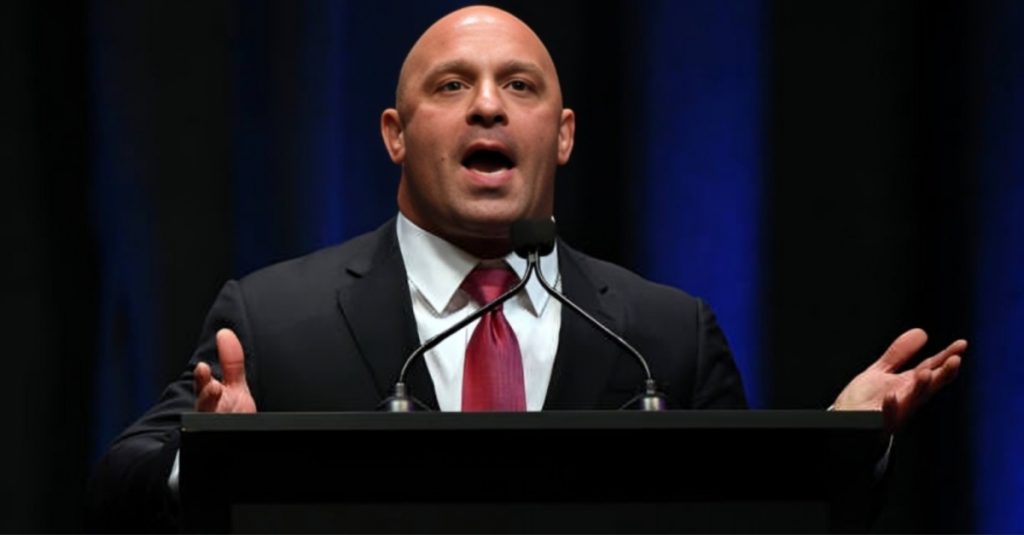 Matt Serra rips Tim Welch amid corner work in Noche UFC loss: ‘His work was sh*t’ Matt Serra rips Tim Welch amid corner work in Noche UFC loss: ‘His work was sh*t’