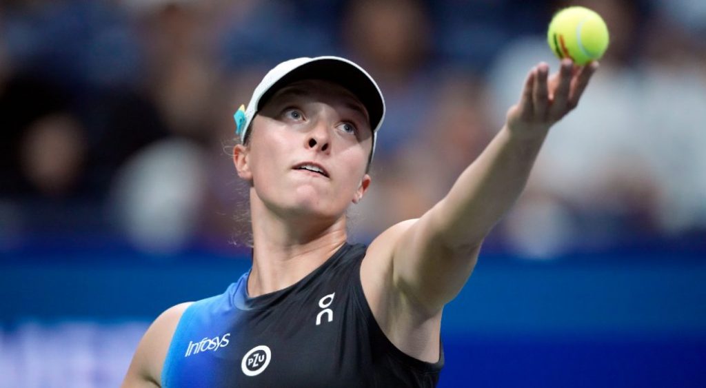 Top-ranked Iga Swiatek withdraws from China Open for personal reasons