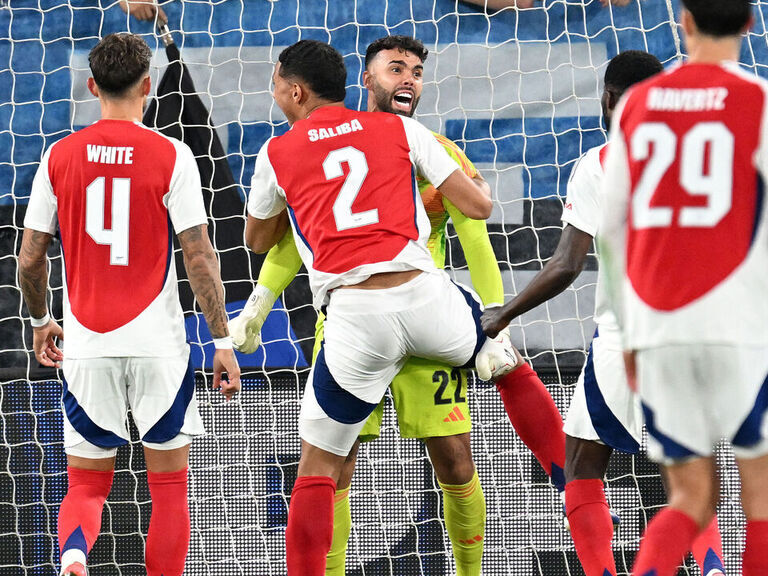 Watch: Arsenal's Raya makes wild double save to deny Atalanta