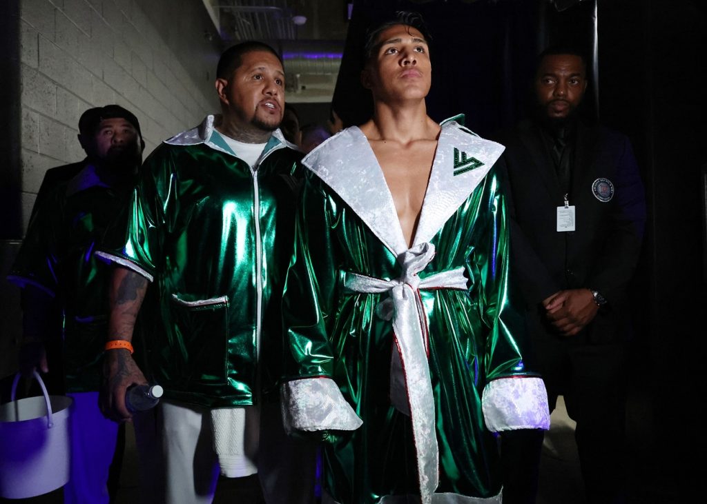 Keyshawn Davis Goes Off, Calls Out Emiliano Vargas