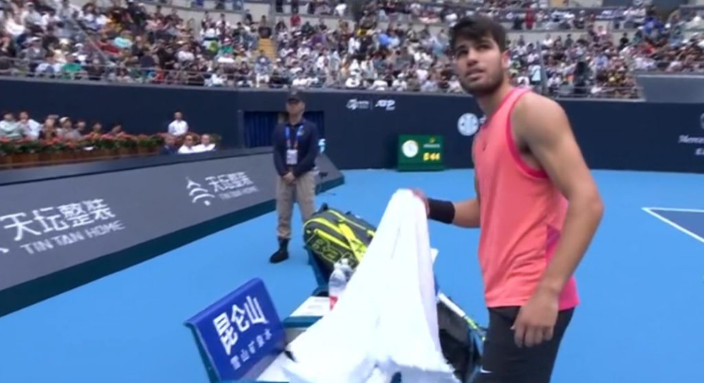 Carlos Alcaraz bluntly rips umpire mid-match in Beijing opener Carlos Alcaraz bluntly rips umpire mid-match in Beijing opener