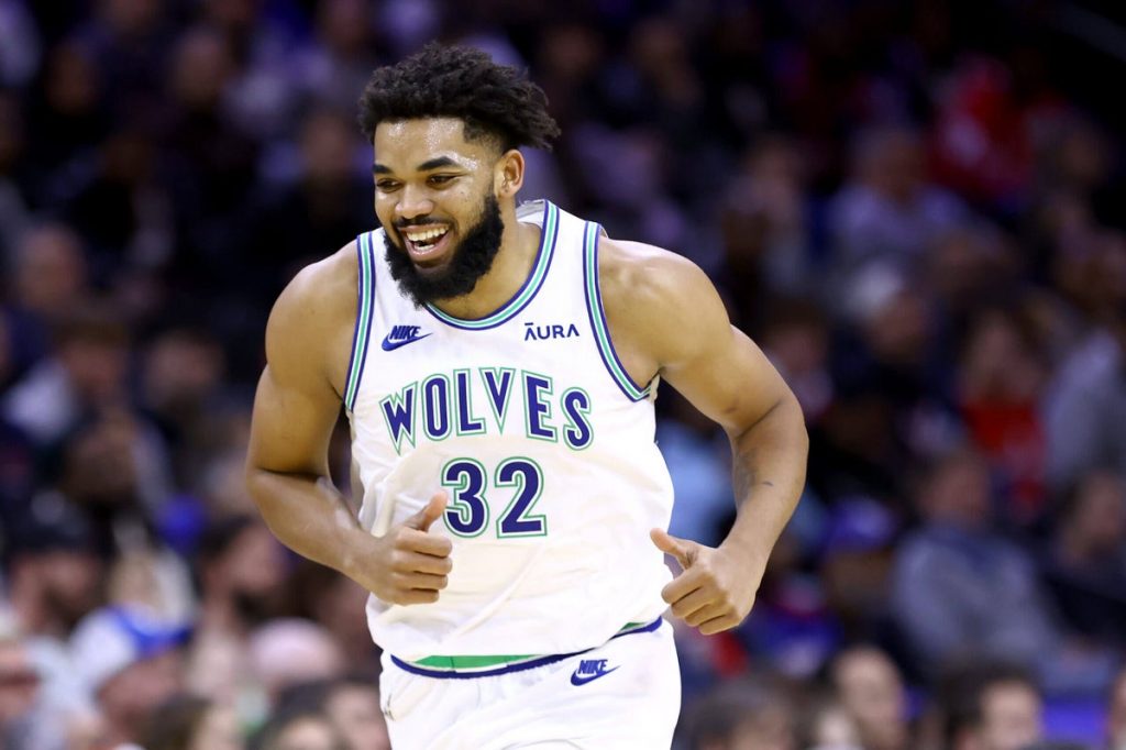 Knicks-Timberwolves trade grades: What does Karl-Anthony Towns, Julius Randle swap mean?