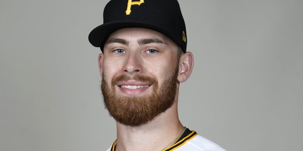 After long rehab, Bucs' Burrows ready to prove he belongs in '25 plans After long rehab, Bucs' Burrows ready to prove he belongs in '25 plans