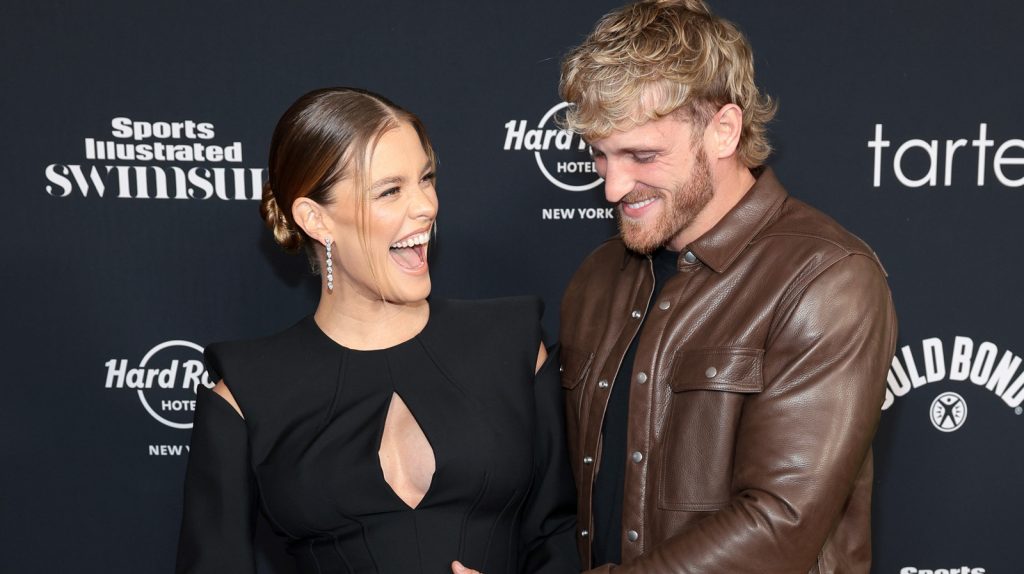 Photo: WWE Star Logan Paul Shares Pic Of Newborn Daughter With Girlfriend Nina Agdal Photo: WWE Star Logan Paul Shares Pic Of Newborn Daughter With Girlfriend Nina Agdal
