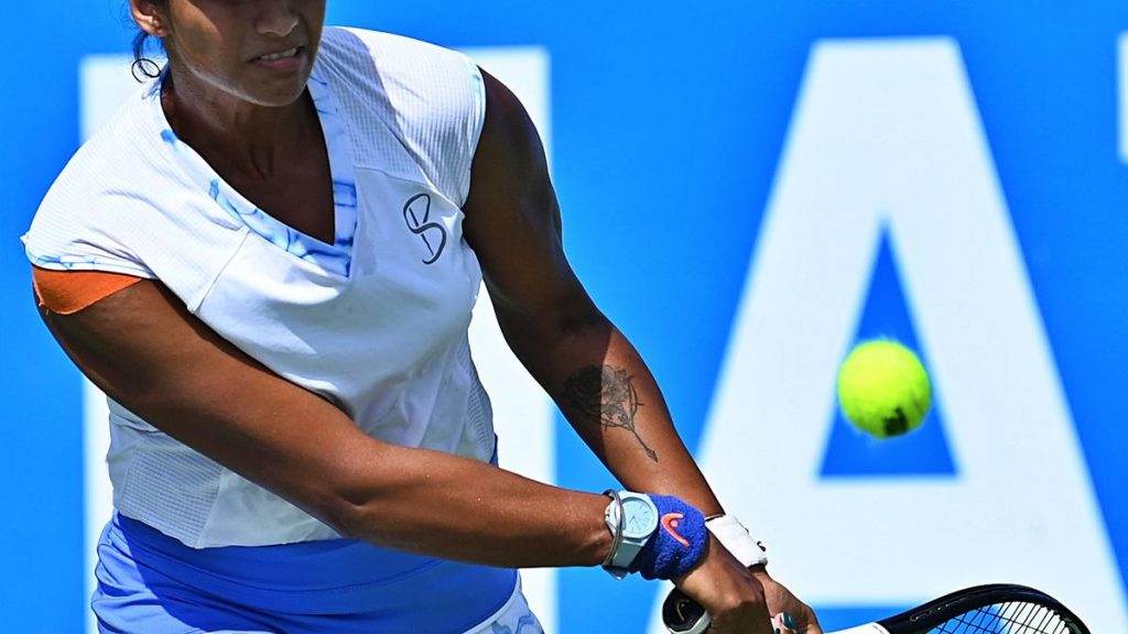 NATIONAL TENNIS | Riya Bhatia squeezes past Yubrani Banerjee NATIONAL TENNIS | Riya Bhatia squeezes past Yubrani Banerjee