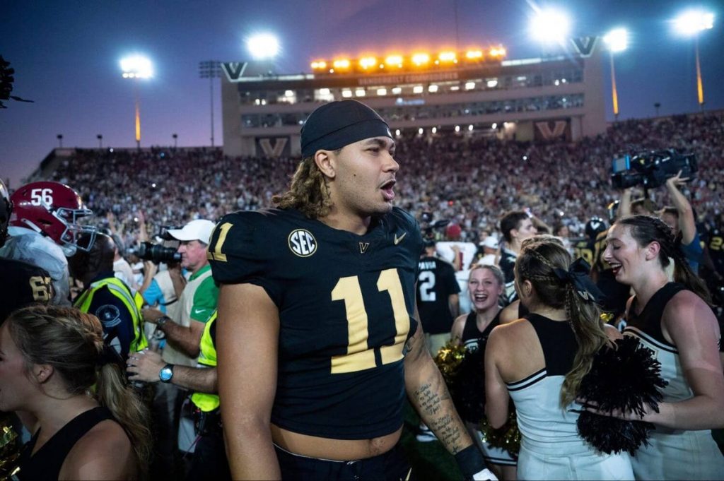 SEC fines Vanderbilt 0,000, Arkansas 0,000 for storming field after top-5 upsets SEC fines Vanderbilt 0,000, Arkansas 0,000 for storming field after top-5 upsets