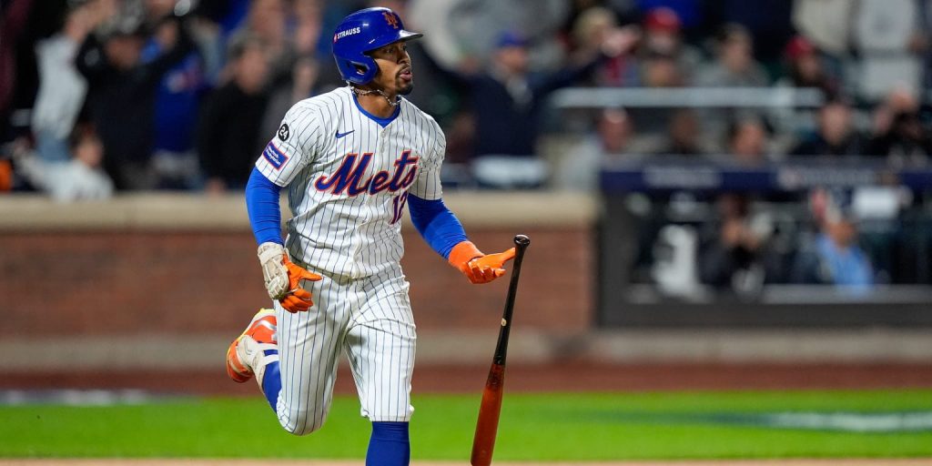 'He may have just outdone himself!' Hear the Mets radio call of Lindor's slam