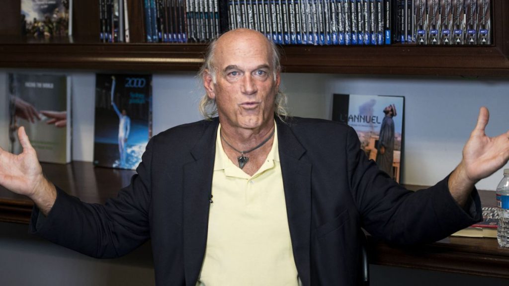 Hall of Famer officially signs legends deal with WWE Hall of Famer officially signs legends deal with WWE