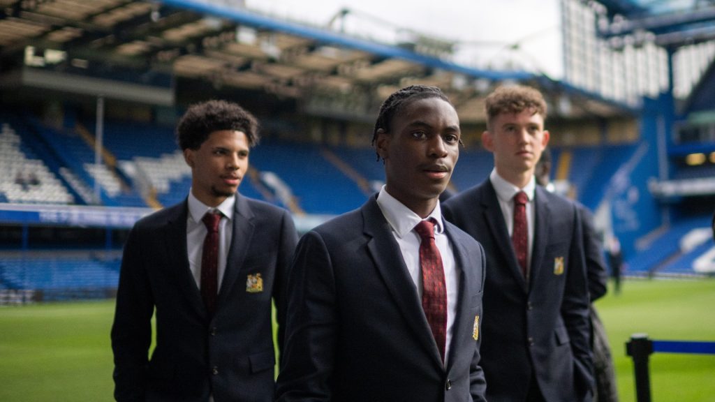 Manchester United immediately send three players to shock club after reaching agreement