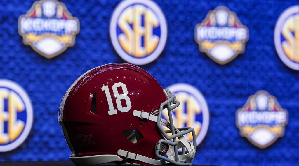 Alabama Losing Top Freshman QB Julian Sayin to Transfer Portal, per Report Alabama Losing Top Freshman QB Julian Sayin to Transfer Portal, per Report
