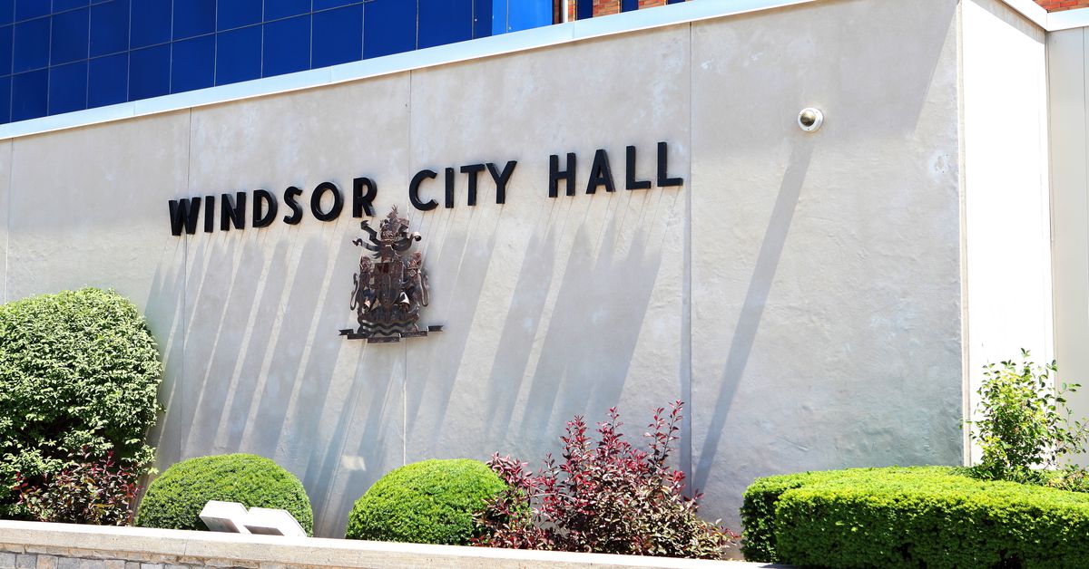 Notes: City of Windsor flying Detroit Lions flag to support team