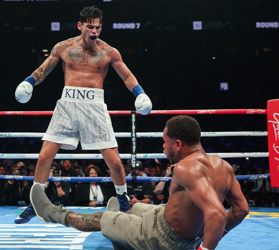 Oscar De la hoya On Haney-Garcia: “this fight just didn’t sell.”