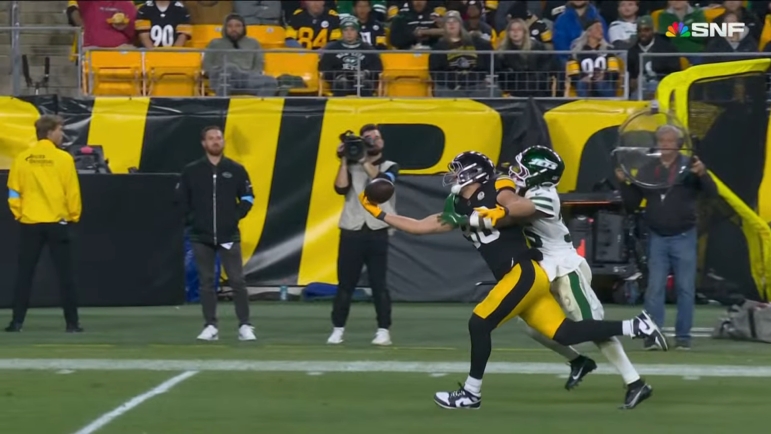 ‘It’s Crazy:’ Pat Freiermuth Calls Russell Wilson’s Deep Ball ‘A Whole Different Thing’