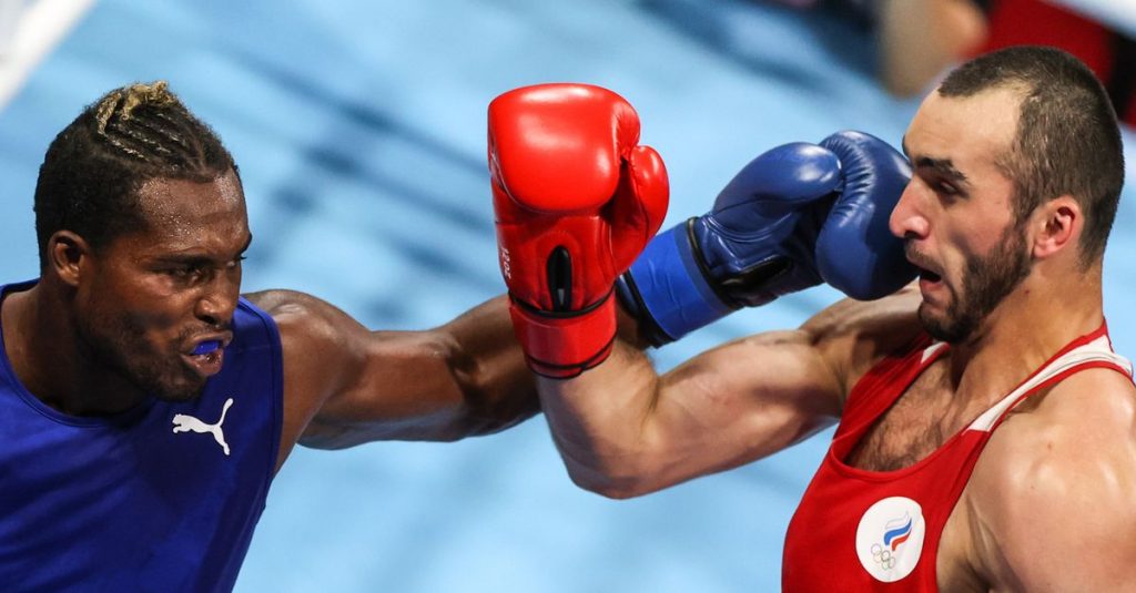 Gadzhimagomedov vs La Cruz planned for December