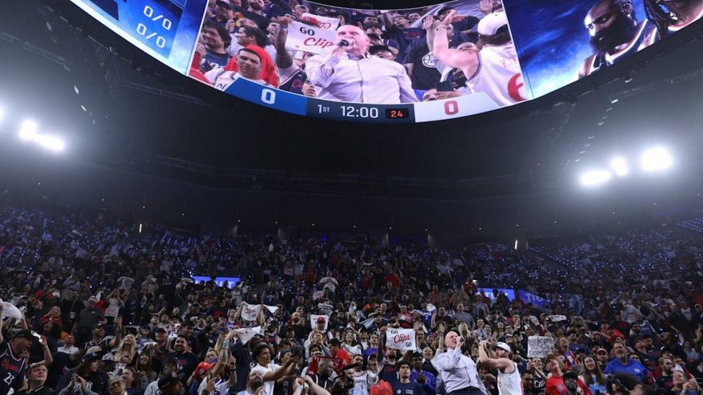 Intuit Dome Opens With Clipper Foes up Against The Wall
