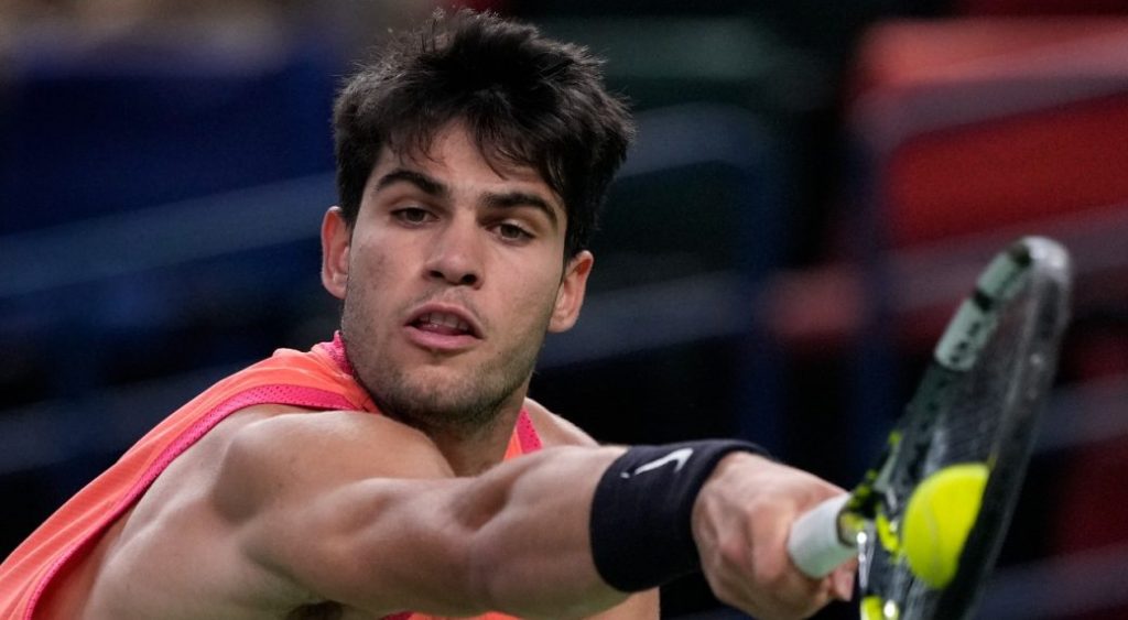 Alcaraz advances to third round at Paris Masters, Rublev loses temper and match
