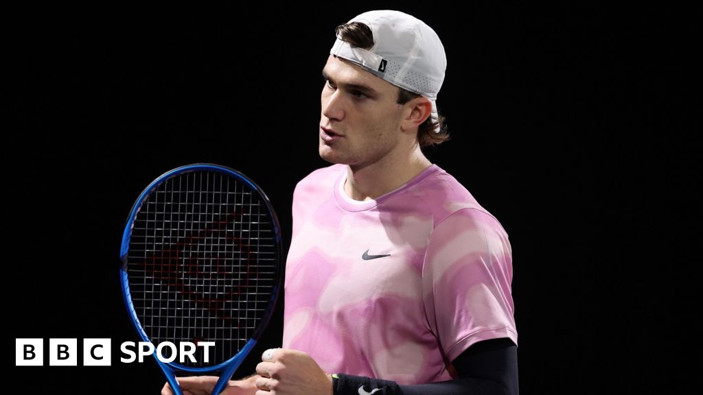 Draper upsets Fritz in Paris to extend winning run Draper upsets Fritz in Paris to extend winning run