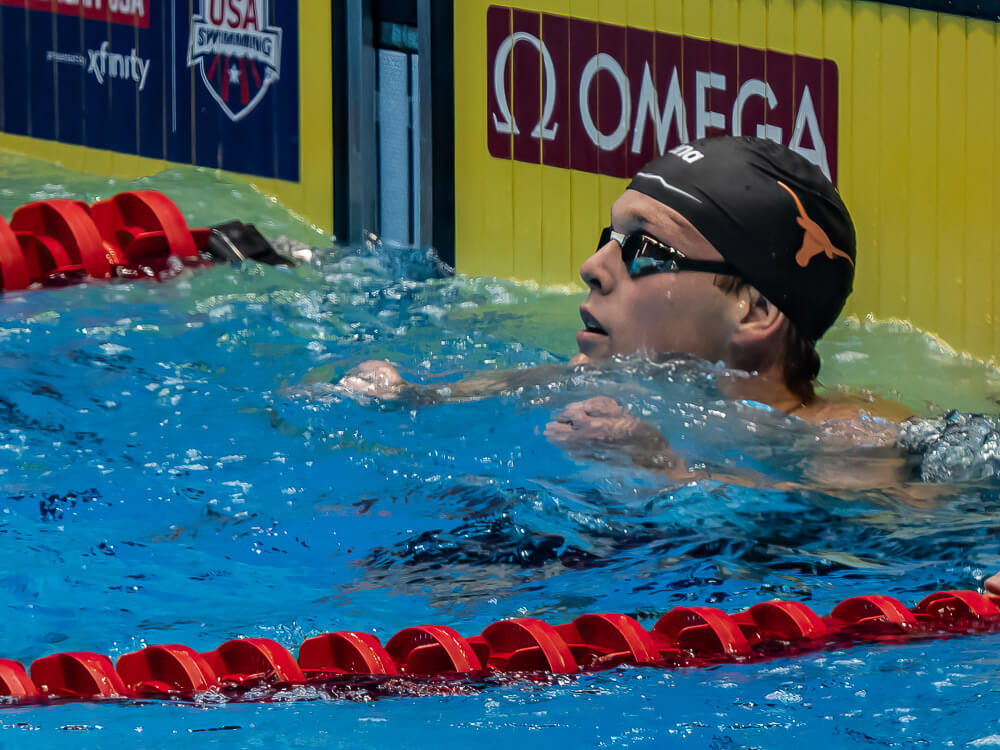 Luke Hobson, Emma Sticklen Shine as Texas Defeats Indiana in Marquee Combined Dual Meet