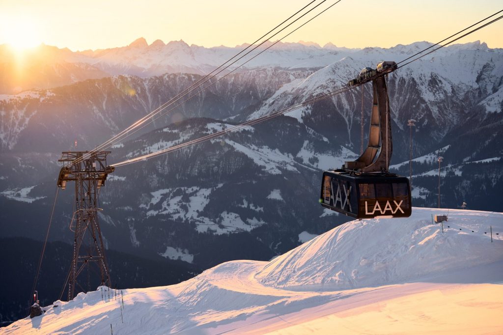 Loving LAAX Loving LAAX