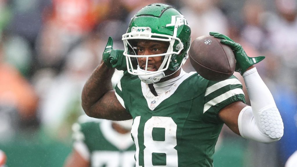 Steelers trade for WR Williams, pass rusher Smith Steelers trade for WR Williams, pass rusher Smith